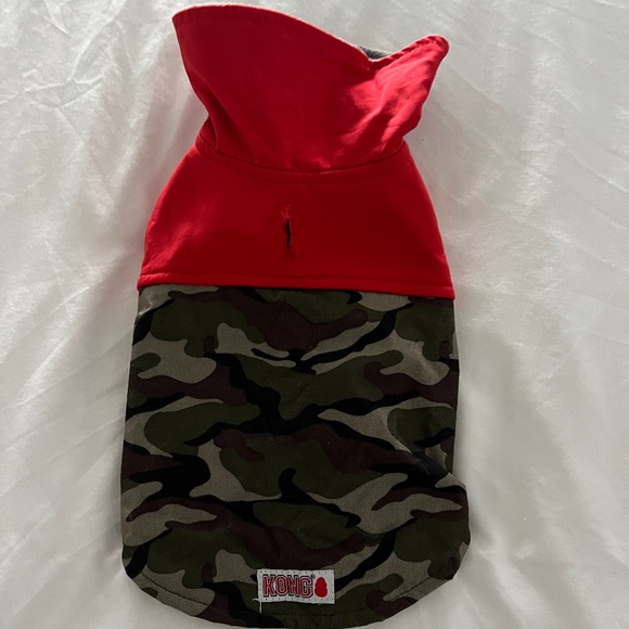 KONG CAMO DOG JACKET RED/CAMO (SMALL) - Picture 1 of 2